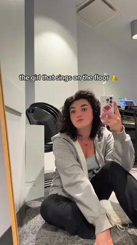 I feel grounded okay? #theatreinfluencer #nycactor #nyccontentcreator #musicaltheatre #theatretok #singer #singersoftiktok #offbroadway #musicals #acting 