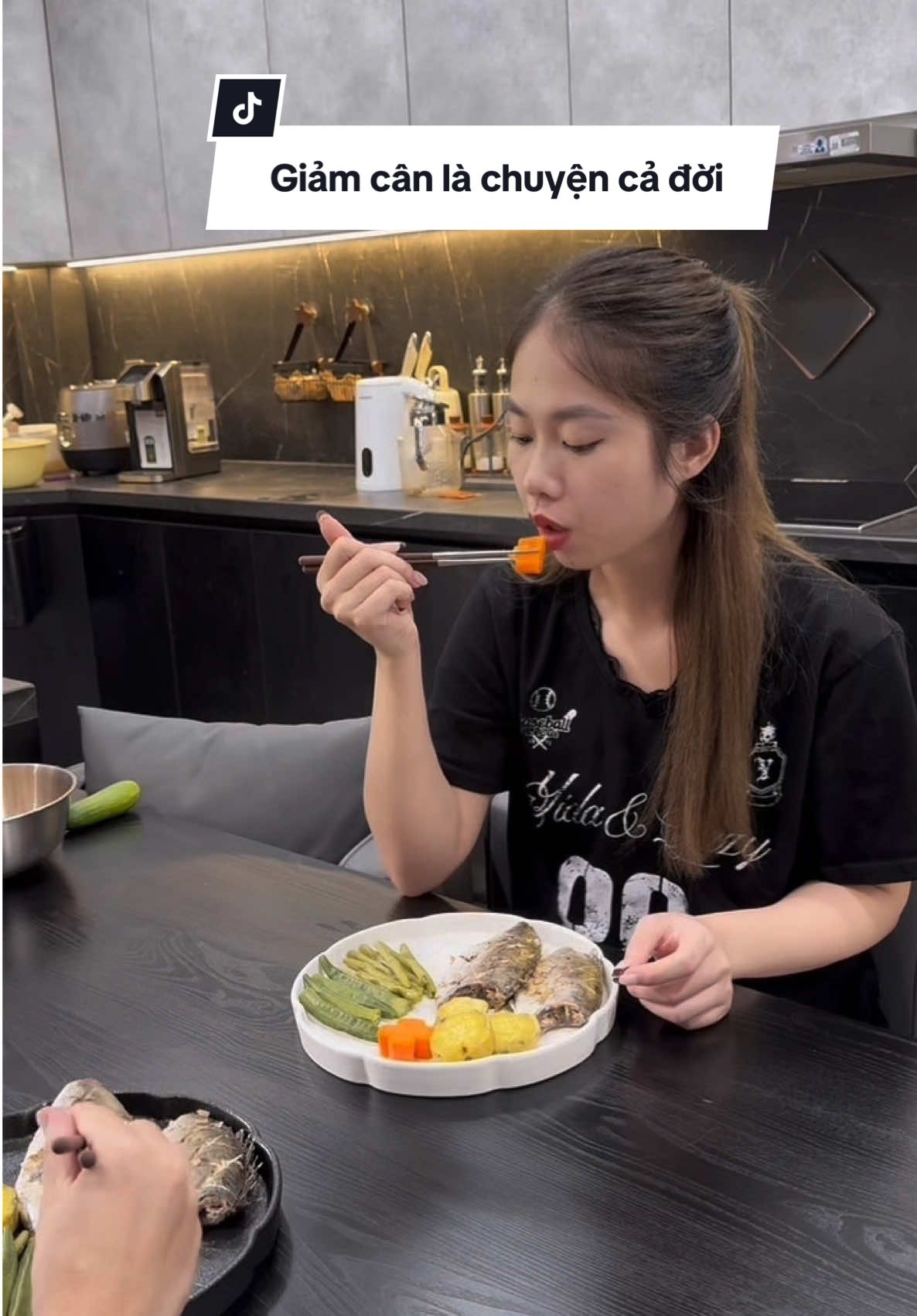 Giảm cân là chuyện chúng ta theo đuổi cả đời nên là cũng đừng áp lực quá, và nên có 1 cái cân quét được chỉ số trong nhà để kiểm soát cân nha #trendingvideo #nhadep #nghiennha #capcut #review #heathy #candientuthongminh #candochisosuckhoe 