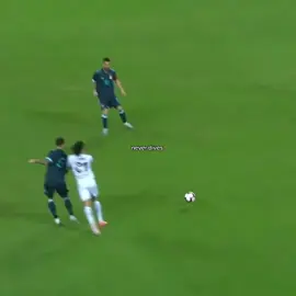 never dives #football #fyp #messi #footballedit #footballvideo #footballtiktok 