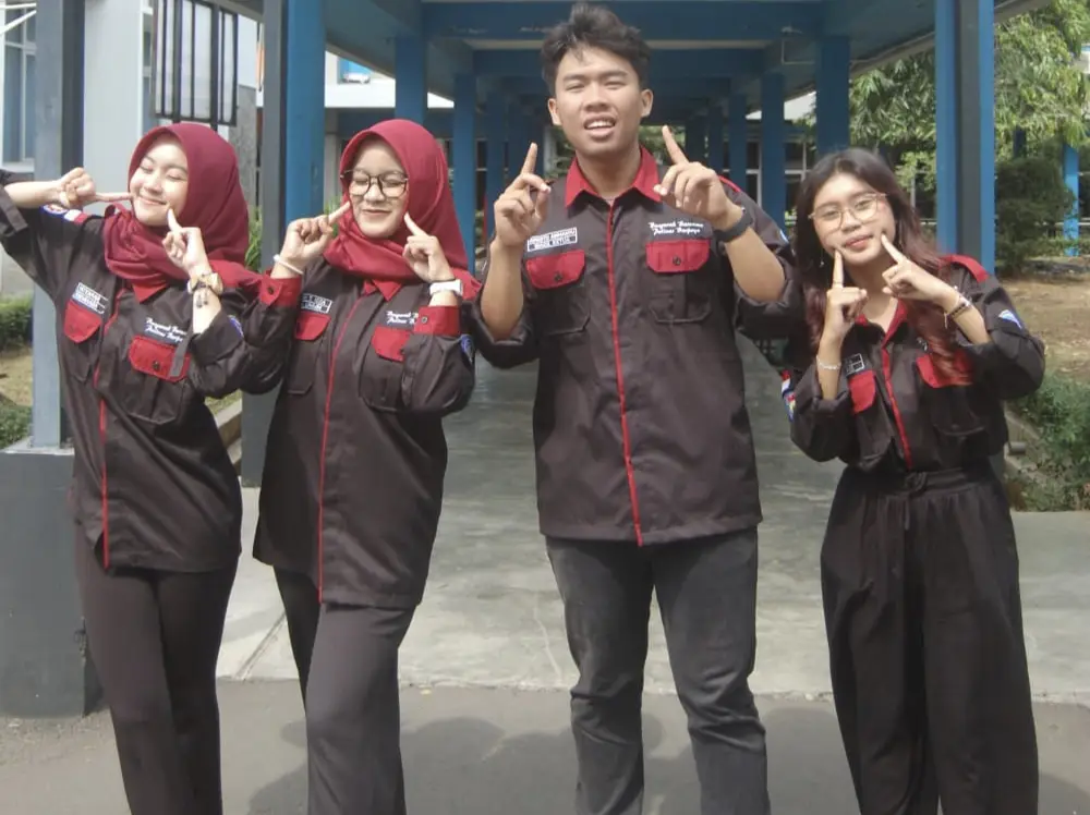 held together by something unnamed @aku.han4 @_anbiii @isnaeni.izza 