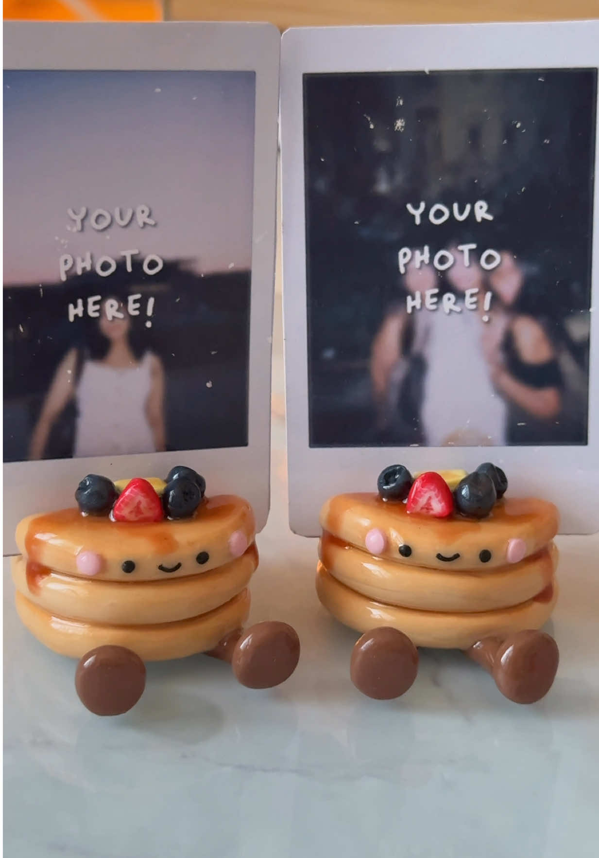 Serving pancakes… but make it artsy 🍓📸 Handmade with love!🥞💗✨ #polymerclayartist #polymerclay #cuteaccessories #polymerclayart #deskdecor #etsyshop #SmallBusiness #fyp #viral #artprocess 