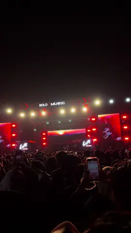 Serana - @for Revenge || fomo ikutan nonton konser, diem planga plongo cuma sibuk ngerekam doang 😁😁 tapi tetep aku tau walaupun cuma reff nyo doang ✌🏻 #fyp #fypシ゚viral #fypage #masukberanda #konserjambi #soundofflawless2025 #serana #seranaforrevenge #forrevenge #jambikonser 