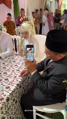🙏🏻😭 #weddingcore #videolucu #ngakak #weddinglucu #bapakbapak #pernikahanviral 