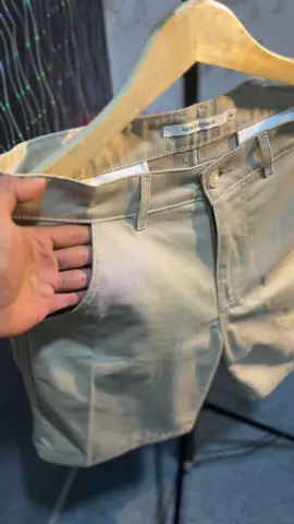 Rekomendasi celana chinos pendek di atas lutut #celana  #celanasantai  #celanapendek  #chinos  #originalbrand 