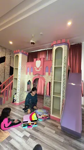 5 iphones? Yesss Insta : zahra_waseemm