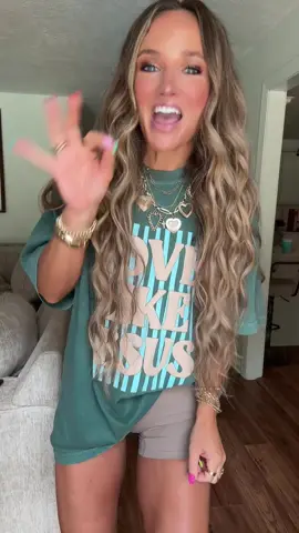 Love like Jesus #jesus #outfitinspo #fit #saturday 