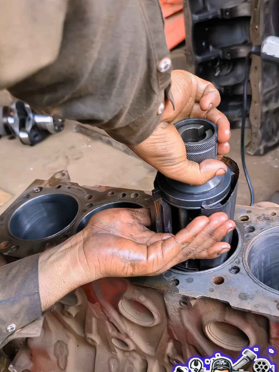 Engine Block Liner Honing #shorts #viralshorts #shortsfeed #trending #foryou #skills #tips #fyp #fy 