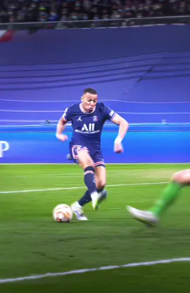 Mbappe insane skill vs Courtois 🤯 #fyp #mbappe #football #edit #aftereffects 