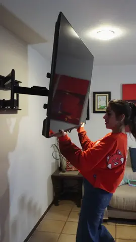 ¡Coloca tu pantalla justo donde la necesitas con este brazo articulado extralargo! ✅ Compatible con pantallas de 40” a 80” ✅ Movimiento libre: brazo articulado de 1 metro ✅ Estándar VESA de 200x200 a 800x400 ✅ Inclinación: +5° / -15° ✅ Giro hasta 90° a ambos lados ✅ Distancia ajustable: 8 cm a 100 cm de la pared ✅ Soporta hasta 50 kg #Pantalla #Soporte #TV #BrazoArticulado #Hogar #Tecnologia #Montaje   