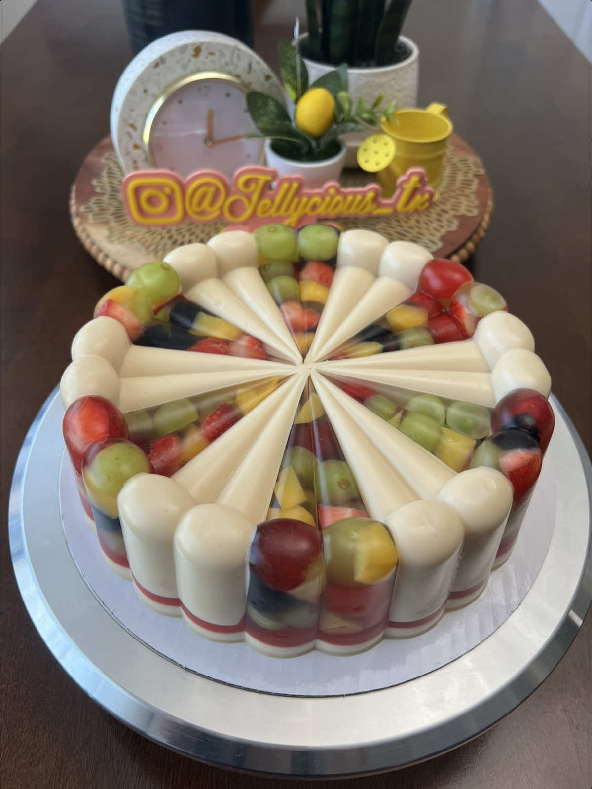 Gelatina de Tres Leches y Frutas 😊👌 las mismas recetas de una forma diferente #jellycious_tx #jellycious #gelatina #jello #gelatinascreativas #gelatinasartisticas #katytx #emprendimiento #gelatinadefrutas #gelatinas #gelatinacolorida 