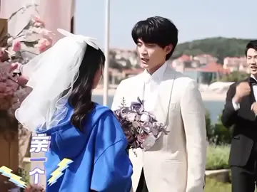 semoga mereka nerima project drama the wrong world🥹 katanya produser nya udh ngehubungin mereka, mereka kan sekarang lagi syuting drama masing² nah the wrong world tu tayang thn 2027 jadi syuting dithn 2026 kemungkinan mereka nerima project ini🥹 pengen cepet² di umumin cast nya siapa😭 but kalo bukan mereka ttp support gyus siapapun itu😭 ini aku jg udh siap² nerima kalo bukan mereka cast nya😭😭 #wheniflytowardsyou #zhouyiran #zhangmiaoyi #zhanglurang #suzaizai #cdrama #cdramafyp #fyp 