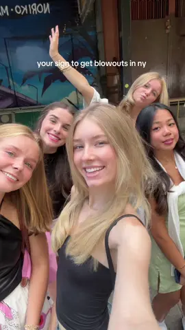 💇‍♀️💇‍♀️💇‍♀️ #ny #nyclife #nyc #newyork #voguesummerschool #nyoutfit #fashiongirl #fashion #fashiongirl #girltok #fashiongirlies #vogue #blowout #blowouthair #cutehair 