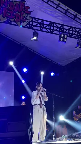akhirnya bisa dengar always remember us this way by mesa hira, secara langsung 😭🫶🏻 @Mesa Hira #mesahira#indonesianidol#kendari