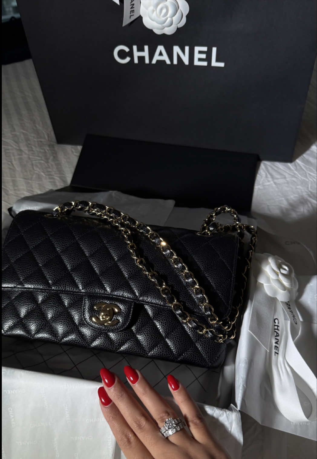 Chanel Caviar Flap medium 🖤 She’s stunning ✨ #unboxing#chanelbag
