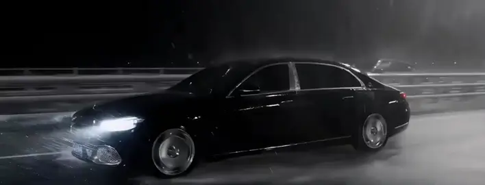 Em #maybach bị dính mưa mà nhìn vẫn ngầu và đẹp lắm #sieuxe #trending #xuhuong2026tiktok❤️ #ngamsieuxe #cafesieuxe #chil #xuhuong 