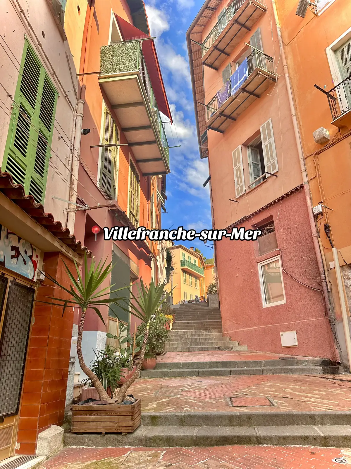 Loved this tiny town close to Nizza. The Côte d‘Azur is absolutely breathtaking 🐚🌊☀️  #cotedazur #fyp #vacay #villefranchesurmer #nizza 