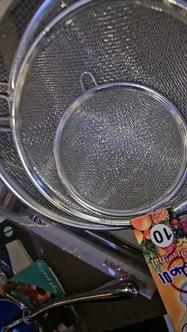 🔥 رفايع العروسة كلها بأقل من 2000 جنيه؟ أيوه والله! بدل ما تلفي من محل لمحل وتشدي شعرك من الأسعار، جمعنالك كل الرفايع اللي العروسة محتاجاها في مكان واحد ✨ من أطقم التوزيع لأدوات المطبخ، من الشياكة للضروريات، كل ده بـ أقل من 2000 جنيه بس! 💥 🎁 رفايع شكلها تريندي 💸 وسعرها يفرّح قلبك 🛍️ وكل ده من عند عمر المختار... يعني ثقة وجودة وسعر مفيش زيه! #foryoupageofficiall #foryoupage #foryou #مشاهدات_تيك_توك #مشاهدات #fyp #من_سنتر_عمر_المختار 