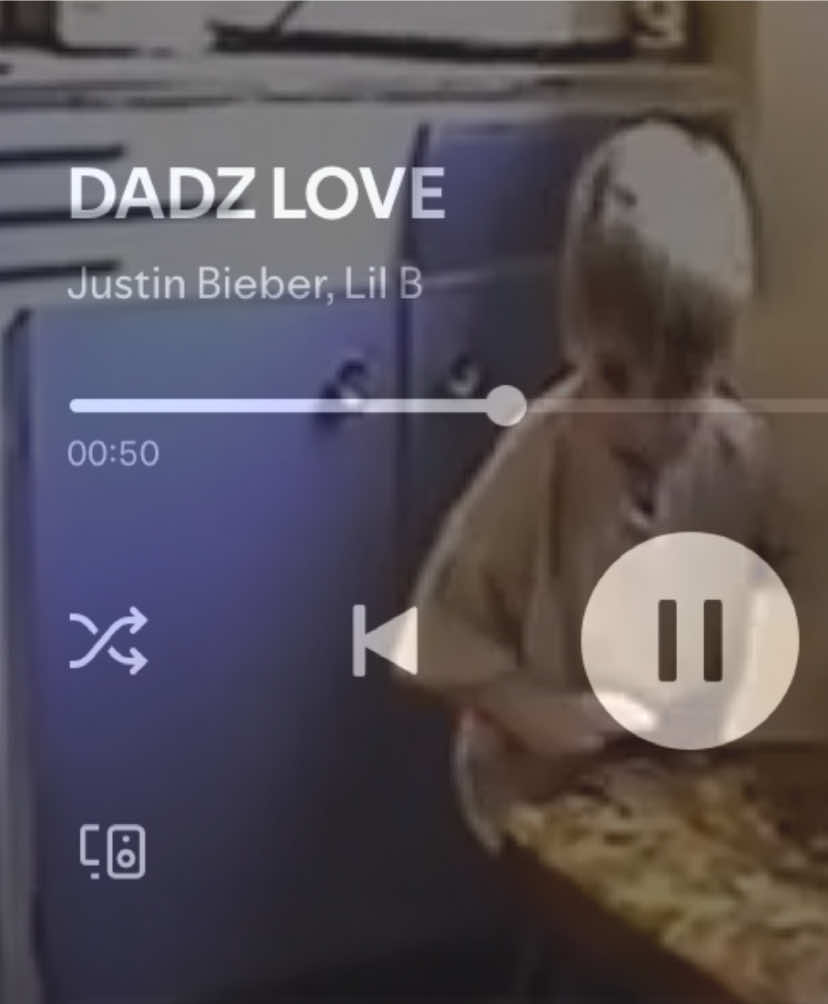 ¿Soy la única que piensa que suenan igual? 🥹💜 @Justin Bieber #swag #dadzlove #belieber 