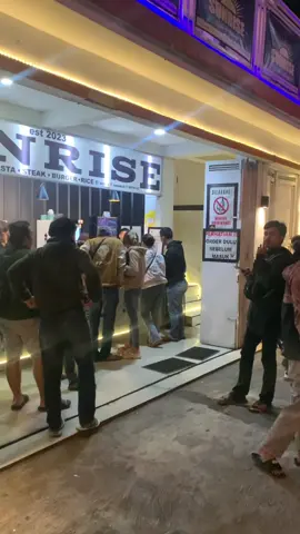 Malam Minggu Ingat Nongkrong Ingat Sunrise Cafe 🕺💃🥳☕️ #sunrisecafe #sunrisecafesoreang #cafeviral #soreangbandung 