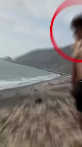 Por esta razón, nunca deberías hacer una apuesta si no estás listo para perder. Este chico apostó 100 dólares a que podía hacer 27 volteletas seguidas en menos de un minuto. Se veía confiado… pero ahora cuenta tú mismo: ¿lo logra o se queda a mitad de camino? 👀💸 #ApuestaFallida #DesafíoExtremo #FailsDivertidos #NoTeConfíes #RetoAceptado #ContenidoViral #Volteletas #datoraro #rexoarmy #rexo  Disclaimer:This information is taken from the internet which may or may not be true we do not want to spread any fake news. The content provided by this channel is meant for EDUCATIONAL PURPOSE only. Copyright Disclaimer:- Under section 107 of copyright Act 1976, allowance is made for FAIR USE for purpose such a criticism, comment, news reporting, teaching, scholarship and research. Fair use is as permitted by copyright statues that might otherwise be infringing. Non-profit, educational or personal use tips the balance in favor of FAIR USE. 