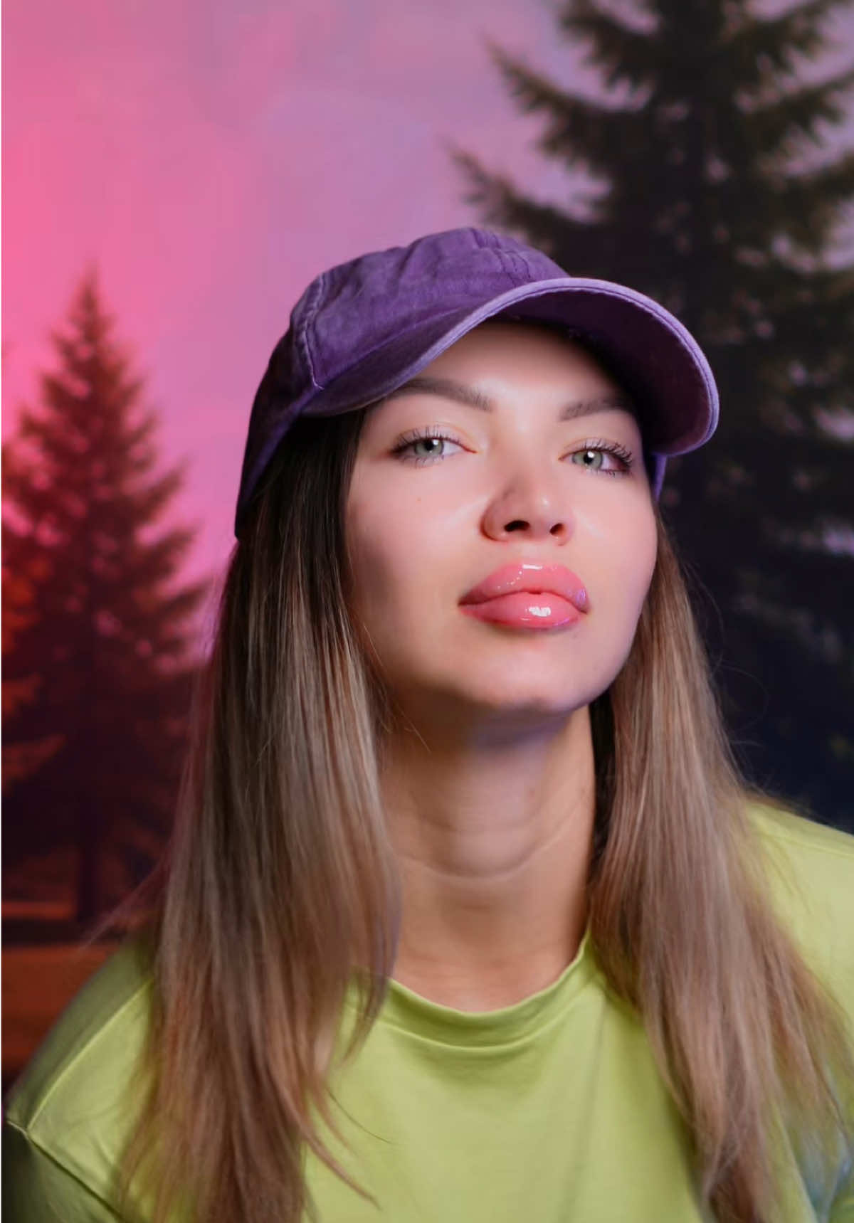 🎶 Sunt LIVE chiar acum 💜💚 Pe ritmuri tari și mișcări care te pun pe dans! 🕺💃 Hai să simțim vibe-ul împreună – muzică bună, energie pozitivă și distracție pe max! 🔥 Intră în live și lasă-ți sufletul să danseze! 🎧✨ #LivePeMuzică #DanceVibes #PartyTime #FeelTheBeat #MuzicăȘiDans 💚💜