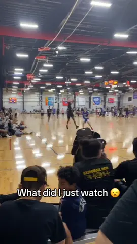 IN GAME 😦 @Pat Bev Pod (Via:@weatherman_q) 