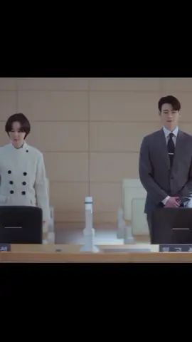 udah muncul nih crystal park mantannya , trnyata ditinggal nikah  #lawandthecity #moongayoung #leejongsuk #kdrama #disneyplus 