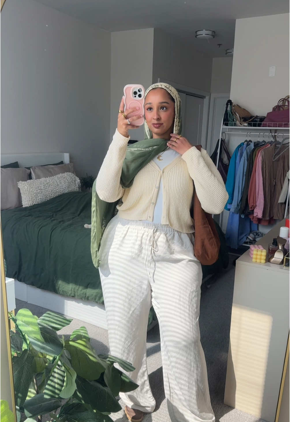 me and my linen pants against the world #modestfashion #hijabitiktok #vela #hm 