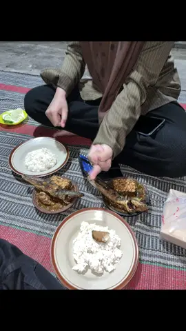 pecel lele date done😋#foryou #foryoupage #fyp 