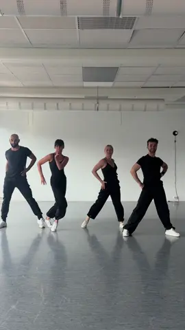 Playing some cha cha ⭐️💃🏻 #fyp #chacha #chachacha #trend #viral #trending #trend #dance #dancechallenge @Ewa Trela Dans 