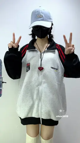 Rủ ny mặc cặp nè mấy ní. Mình m52, 40 cân mặc size L hơi rộng (size M là đẹp gòi) 🙄🌷 #aohoodie #aokhoac #aohoodieso25 #aohoodiezip #aohoodienibong #aohoodieformrong #aohoodienamnu 