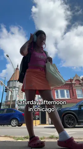 im trying to give it girl roller blader lol #chicago #chicagotok #lakeday 