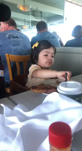 This girl loves her ketchup 🤣 #funny #monterey #ketchup #viral #fyp 