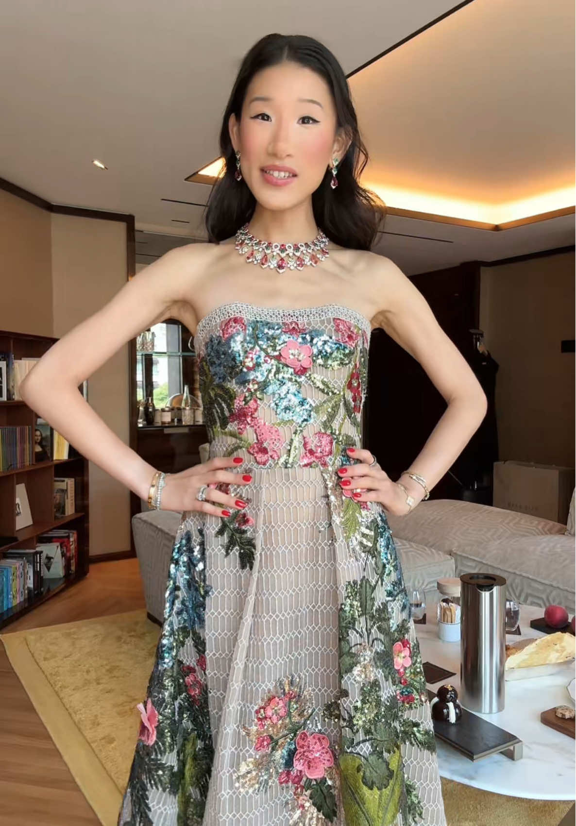 💐💐🧸💐💐🧸💐💐#sparkly #outfitinspo #outfitideas #OOTD #luxuryfashion #couture #luxury #designerbag #designerfashion #eliesaab #chanelbag #hermesbag #hermesbirkin #bvlgari #vancleef @Bvlgari #jewelrytour #jewelryunboxing #highjewelry #bvlgariserpenti #bvlgarihighjewelry #jewelrytiktok #parisfashionweek #fashiontok #outfitidea #ootd