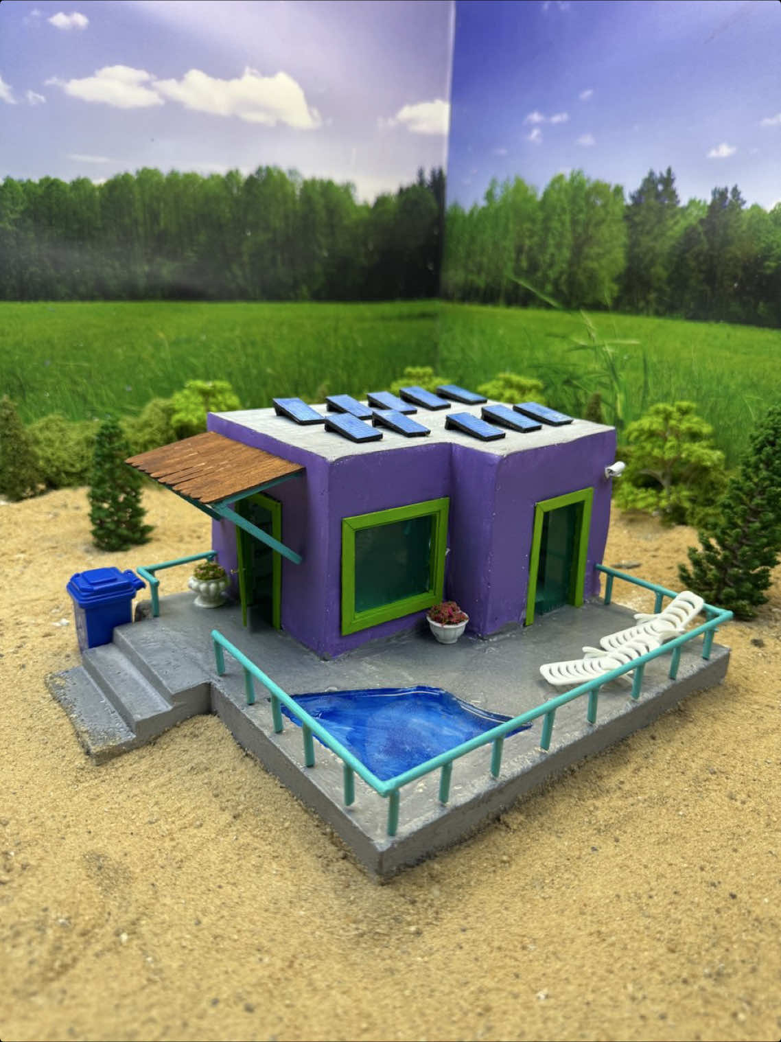 This mini eco house has it all — solar panels, a pool, and the perfect forest view 🌿☀️💧 Handmade with love and real materials. Would you stay here? 🏡💜 #minihouse #TinyHouse #MiniBricks #miniature #house #DIY #vfuho 