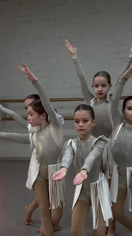📸 #freepointdanceschool #сучаснахореографія #фотозйомка #фотосессия #тренування #сучаснітанці #танцікривийріг 