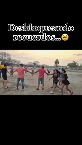 Y tu con que nombre conoces este juego?…😁#recuerdosdesbloqueados #recuerdosinolvidables #recuerdos #infanciafeliz #infanciadesbloqueada #infancia #niños #juegodeniños 