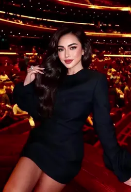 Keep my crown on 👑🖤 #fyp #pyf #foryoupagе #fouryou #bossmode #EleganTanpaRibet