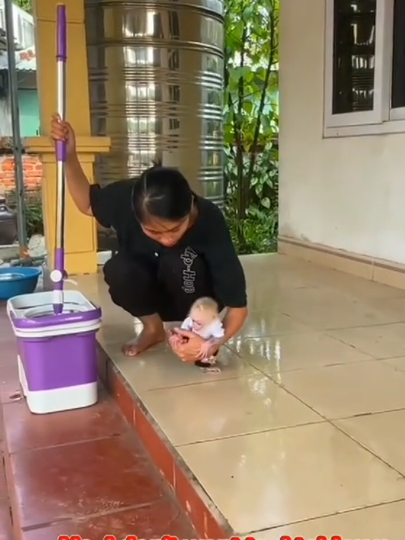 Baby Monkey want Every time with Mom 😊 🐒 #bibimonkey #babymonkey 