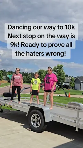 It's the light pole in the back for me #roadto10k #dance #fyp 