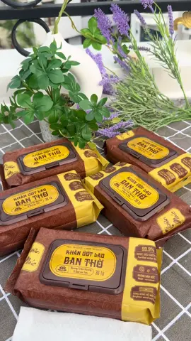 Khăn ướt chuyên dùng lau bàn thờ. Có mùi trầm hương và quế thơm lắm mọi người ơi #co5giadung #khanuot #khanuotlaubantho #khanuotbaosaibantho #phongthuy #dothocung 
