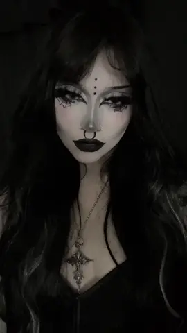 Another oneee #fyp #wlw #trending #2000s #gothgirl #tradgoth #tradgothmakeup #altgirl 