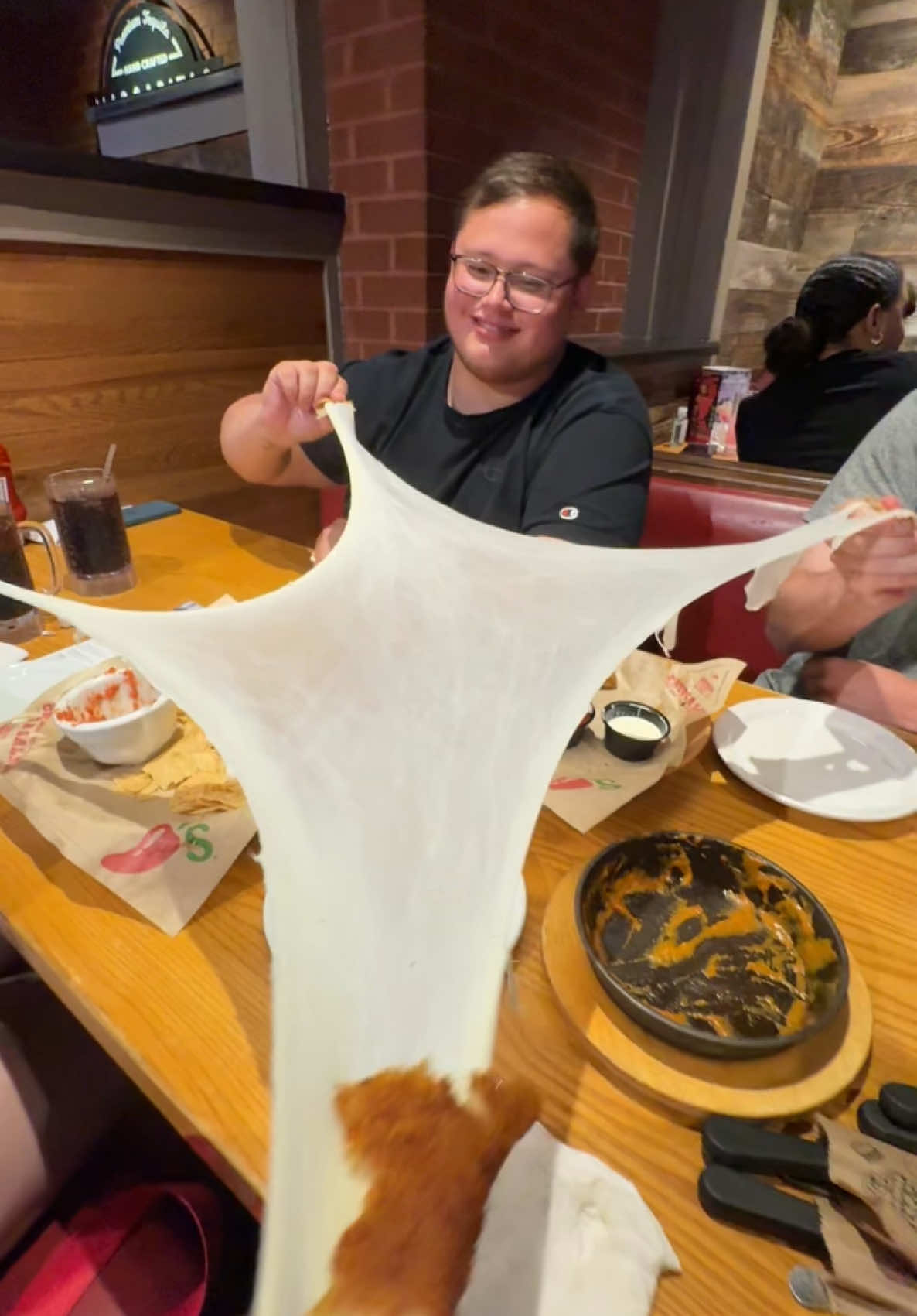 decided to rerun the cheese pull #cheesepull #chilis #fourwaycheesepull 