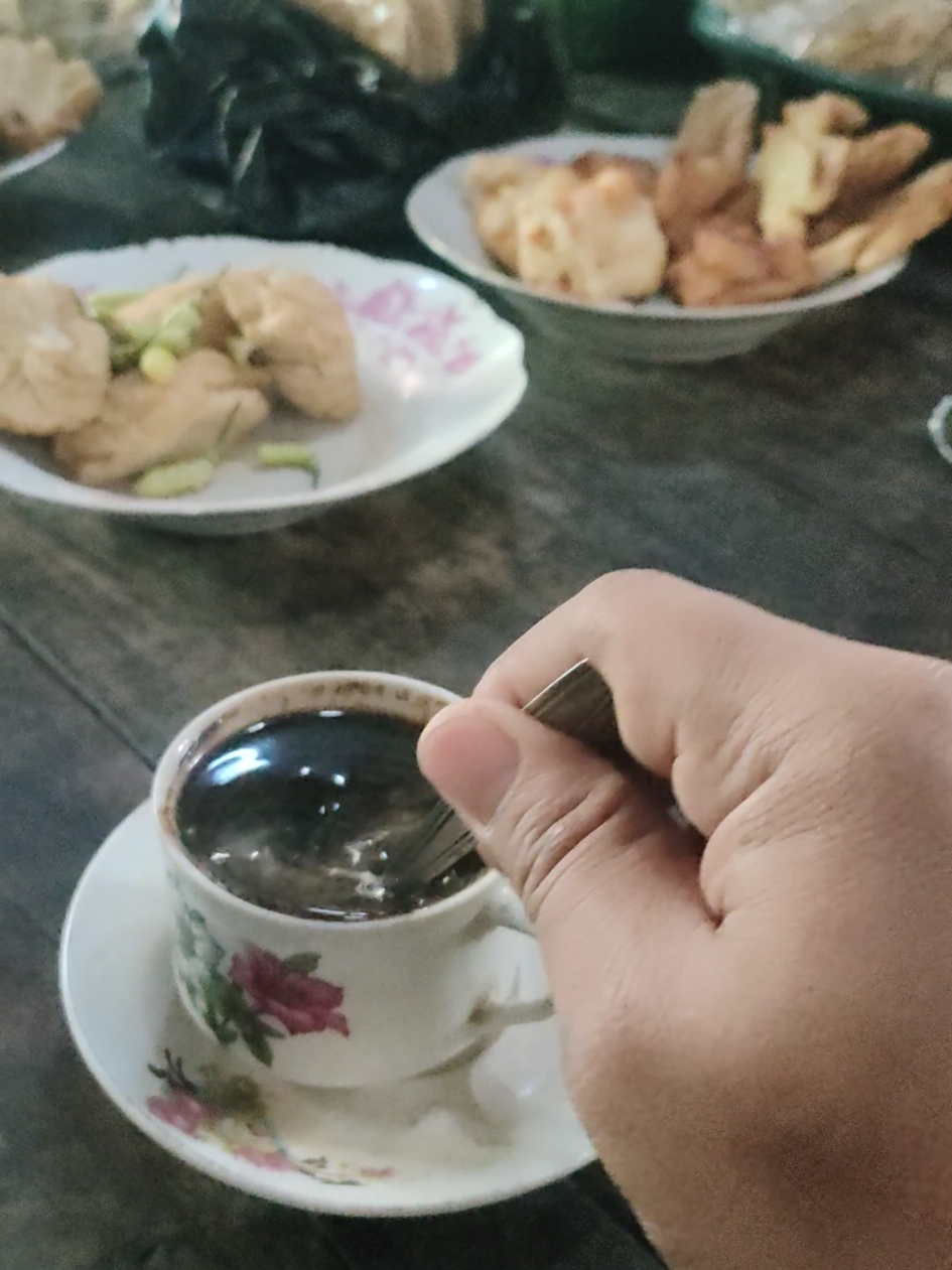Kopi Cangkir  Warung pasar Kojo pak Kito sejak 1975  #kulinermadiun #masbefoodie #kopi #kopilegendaris 