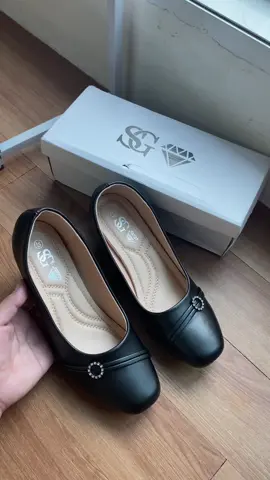 get yours now #blackshoes #blackheeledshoes #blackshoeswithheels #schoolblackshoes #blackshoesforwomen #womenblackshoes #affordableblackshoes #fyp #viral #trending 