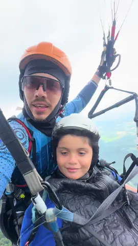 Volar en parapente desde los 10 años #parapente #aventura #parati #tendencia #viral #fyp #vacaciones #verano #niños 