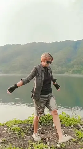 @harmankhan.reborn  kulihat kupandang sekeliling😅😎💃💃#gadisbaliku #dj #djremix 