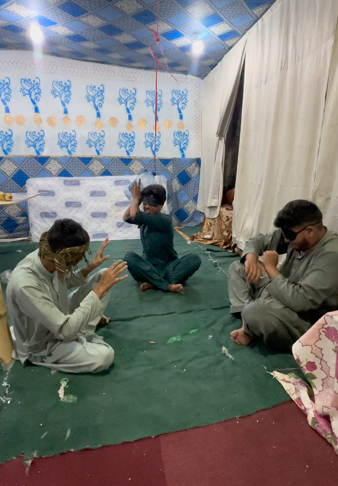 🎯 Blindfold Bottle Hit Challenge! 😂 Who’s Next? #funnychallenge #bottlehit #blindfoldgame #tiktokfun #desichallenge #viralvideo #teamfun #FunnyMoments #ViralVideo #shortvideo #FYP #FYP 