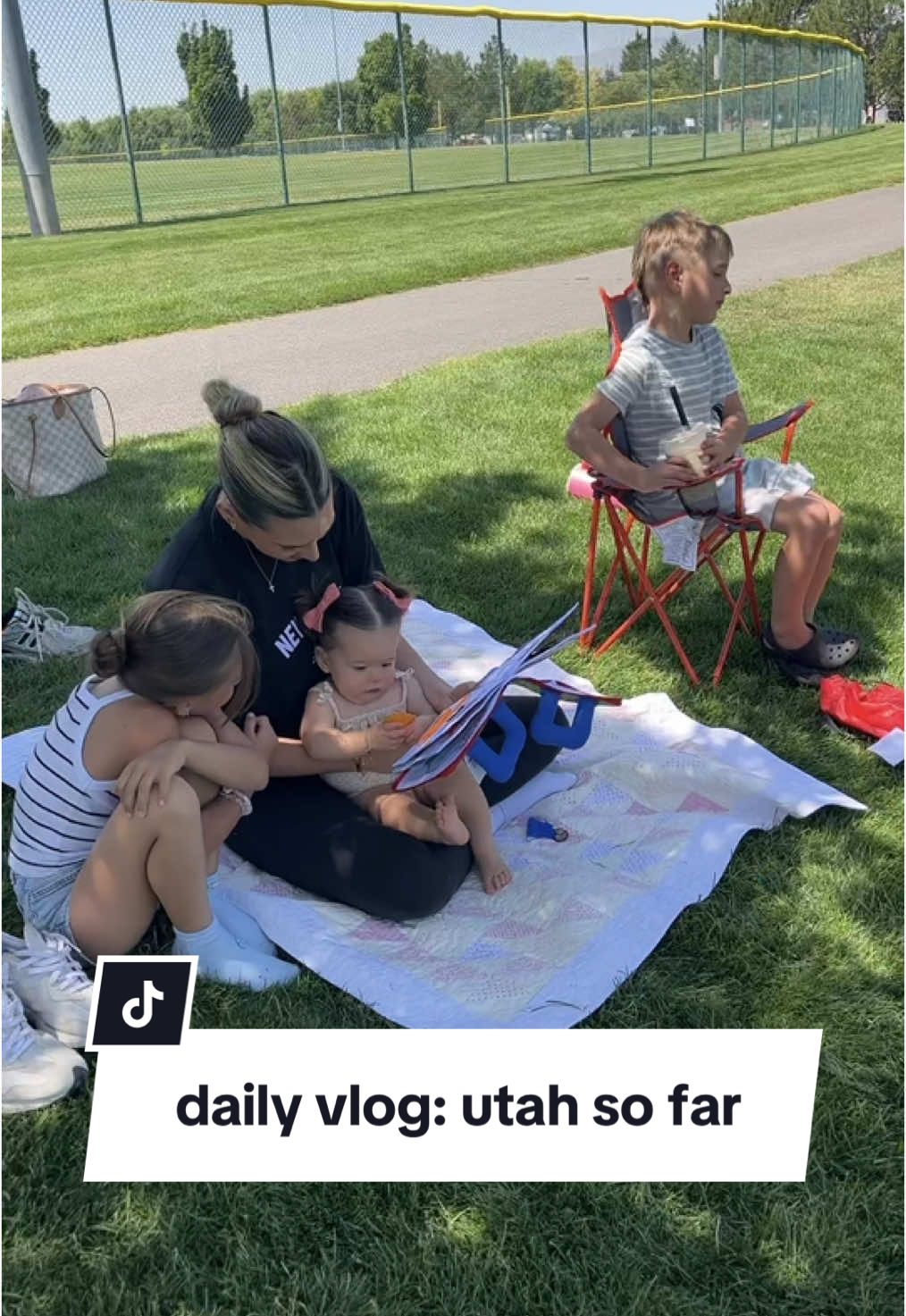 just living our best suburb summer life ☀️🌳🏡 #ditl #dayinmylife #dayinthelife #momroutine #MomsofTikTok #utah #utahmom #suburbs #momof5 #utahlife #sahm #momvlog #farmersmarket #bloompartner @Bloom Nutrition 