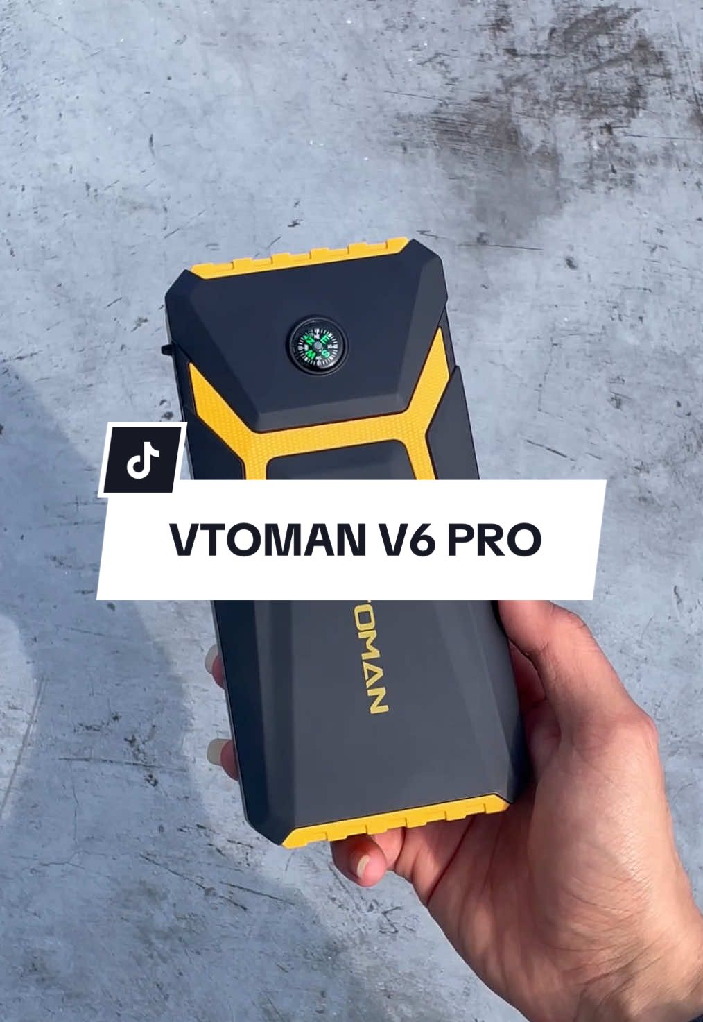 Buat lempar maling juga sabi‼️ Karena body nya udah solid banget dan awet tahan lama🙌🏻🔥 #homegadgets #barangunik #powerbank #powerbank10000mah #jumpstarter #powerbankjumpstarter #vtomanv6 #fyppppppppppppppppppppppp 